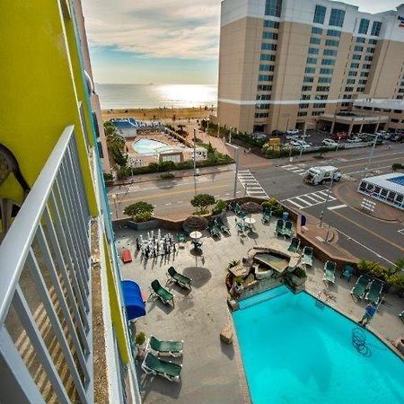 Days Inn By Wyndham Virginia Beach At The Beach Exterior photo