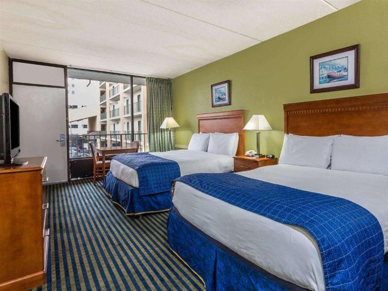 Days Inn By Wyndham Virginia Beach At The Beach Exterior photo