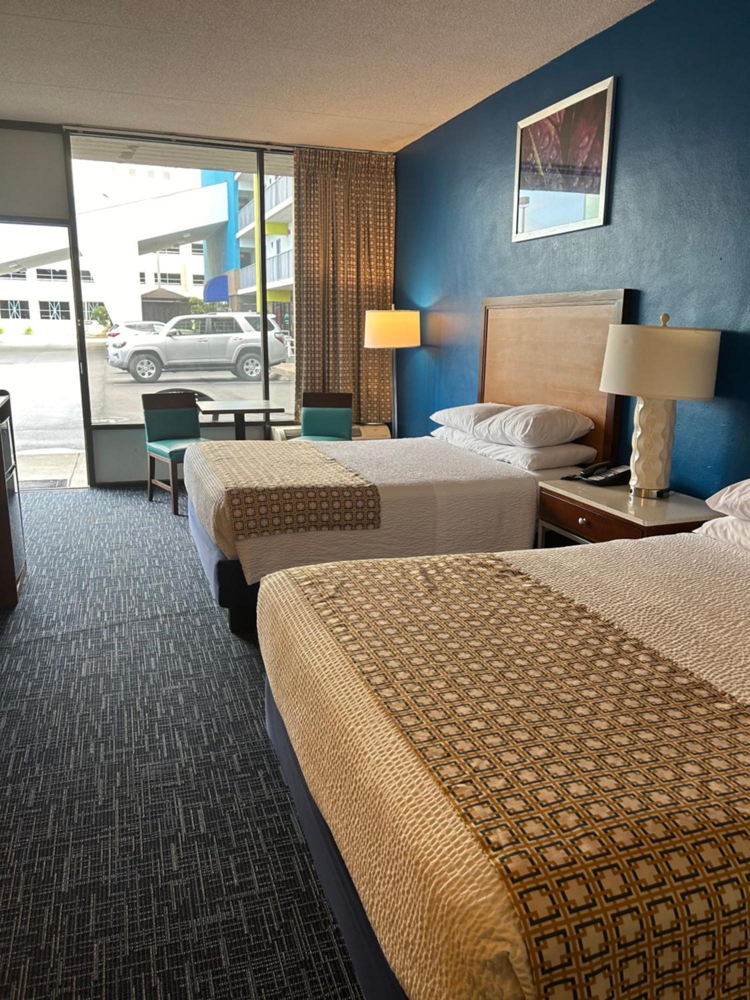 Days Inn By Wyndham Virginia Beach At The Beach Exterior photo