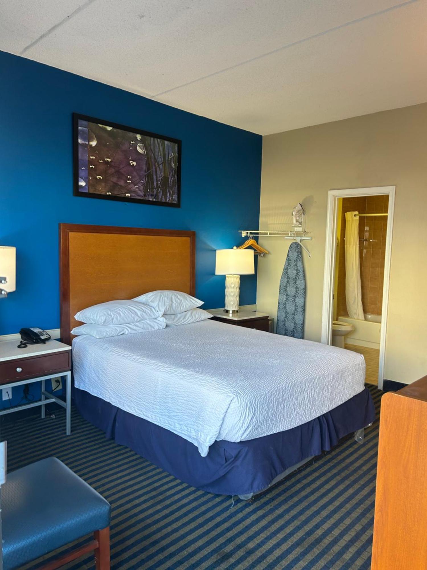 Days Inn By Wyndham Virginia Beach At The Beach Exterior photo